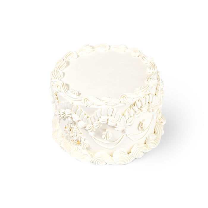 VaVa Designer Cakes Blanc Rose Cake – A Symphony of Elegance and Simplicity