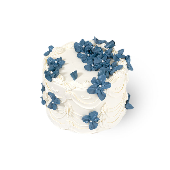 VaVa Designer Cakes Blue Vintage Bloom Cake – A Touch of Timeless Elegance