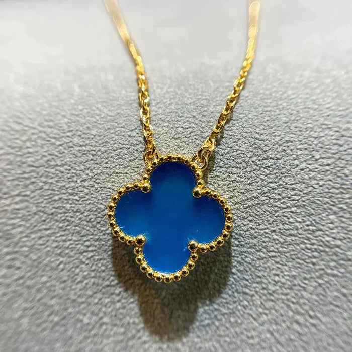 [MIRA]CLOVER 15MM BLUE AGATE NECKLACE