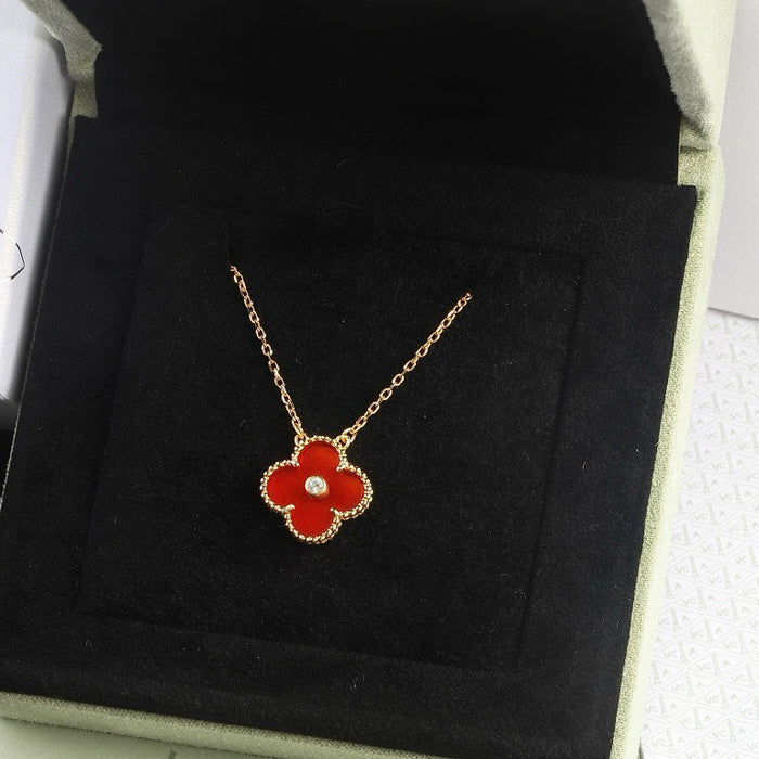 [MIRA]CLOVER 15MM DIAMOND CARNELIAN NECKLACE