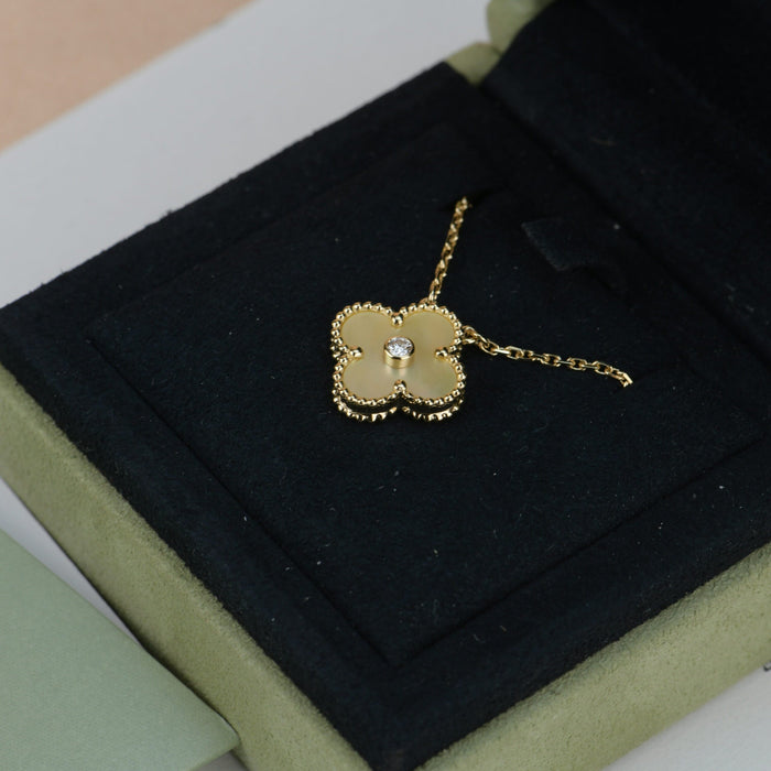 [MIRA]CLOVER 15MM DIAMOND GOLD MOTHER OF PEARL NECKLACE