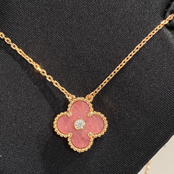 [MIRA]CLOVER 15MM DIAMOND RHODONITE NECKLACE