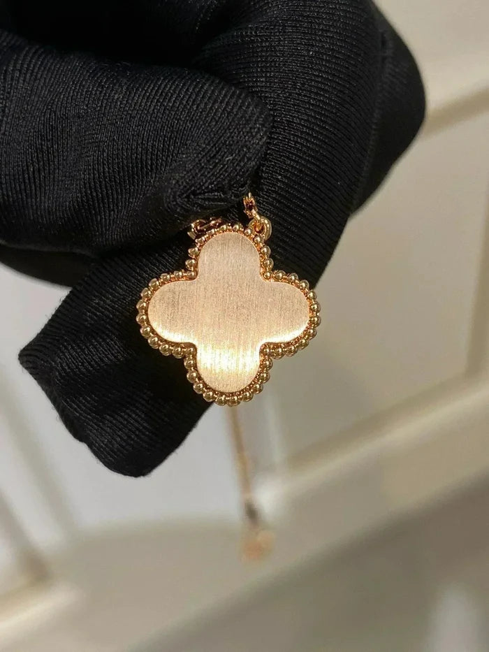 [MIRA]CLOVER 15MM DIAMOND RHODONITE NECKLACE