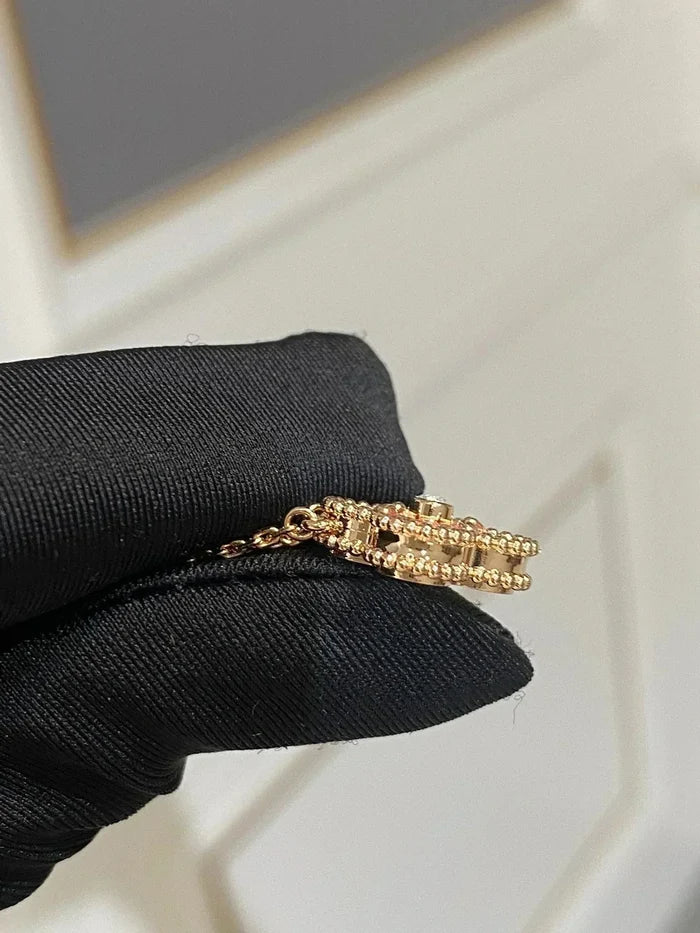 [MIRA]CLOVER 15MM DIAMOND RHODONITE NECKLACE