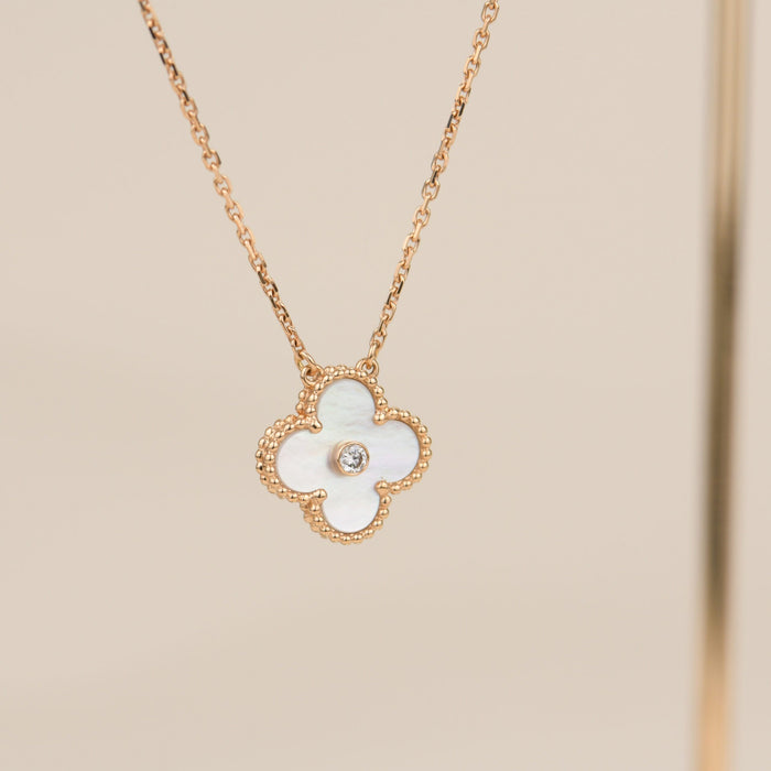 [MIRA]CLOVER 15MM DIAMOND WHITE FRITILLARIA NECKLACE