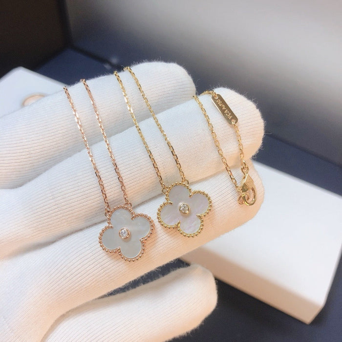 [MIRA]CLOVER 15MM DIAMOND WHITE FRITILLARIA NECKLACE