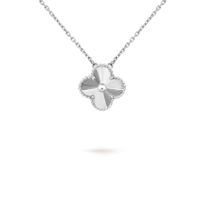 [MIRA]CLOVER 15MM LASER NECKLACE SILVER