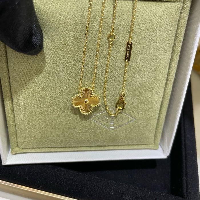 [MIRA]CLOVER 15MM LASER NECKLACE