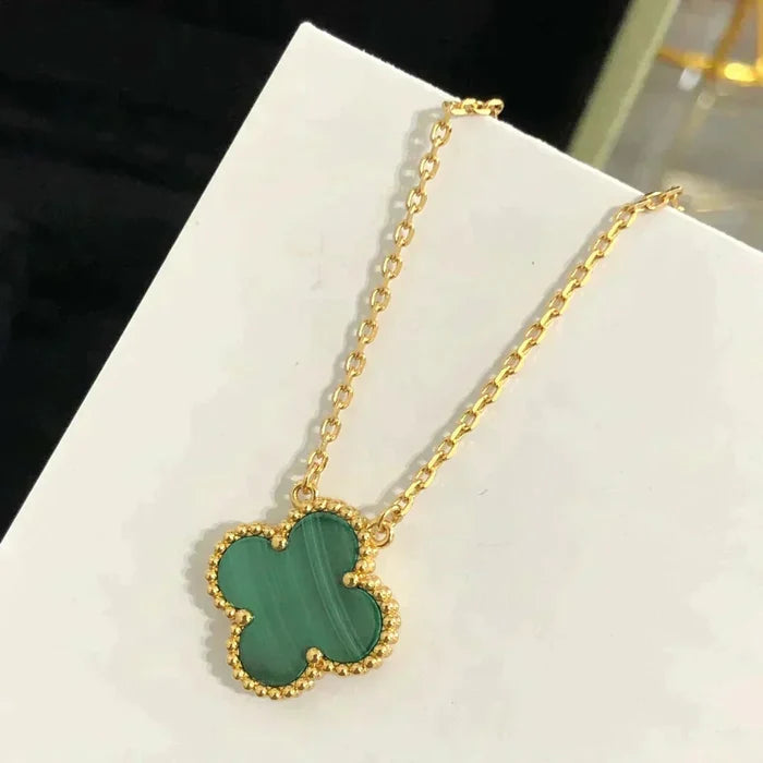 [MIRA]CLOVER 15MM MALACHITE SINGLE FLOWER  NECKLACE