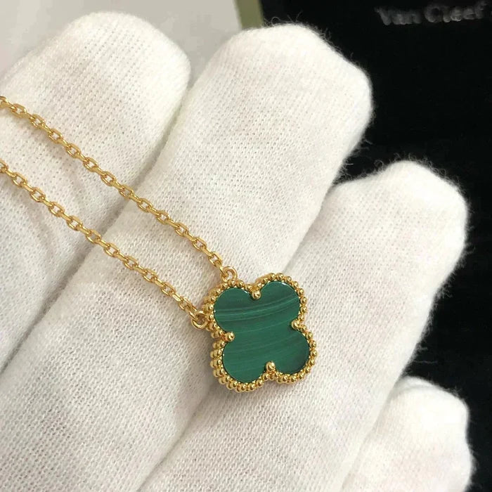 [MIRA]CLOVER 15MM MALACHITE SINGLE FLOWER  NECKLACE