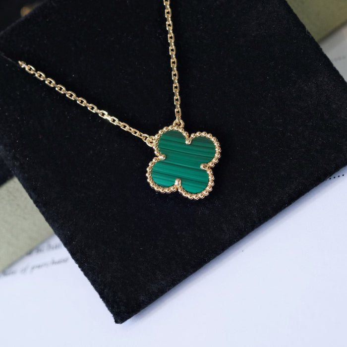 [MIRA]CLOVER 15MM MALACHITE SINGLE FLOWER  NECKLACE
