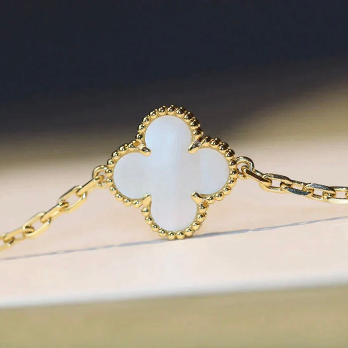 [MIRA]CLOVER 20 MOTIFS WHITE MOP NECKLACE