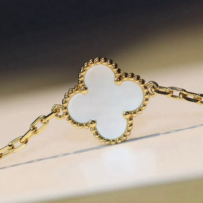 [MIRA]CLOVER 20 MOTIFS WHITE MOP NECKLACE