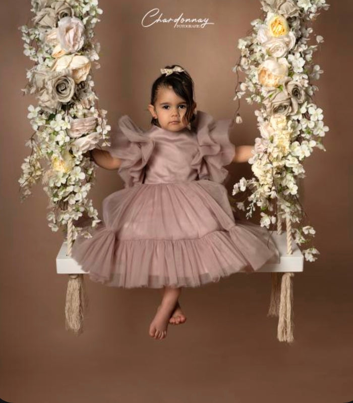 Pudding & Gray Cappuccino Floral Garland – Luxury Neutral Photography Prop