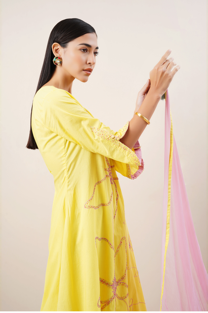 Yellow kurta set in handloom chanderi